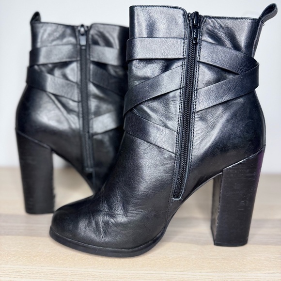 Black Leather Women's Ankle Boots - Picture 4 of 4